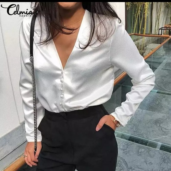Celmia Collection Tops - ✨Classy✨ White blouse ( measurements below ⬇️ )